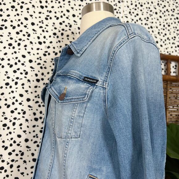 Calvin Klein | Denim Trucker Light Wash Blue Button Designer Jean Jacket XL EUC - Picture 9 of 11